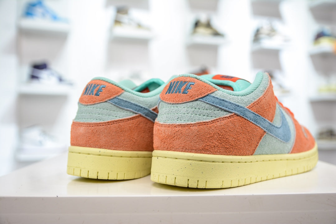 Nike Dunk SB Low "Orange and Emerald Rise"