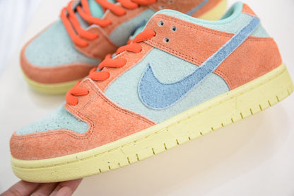 Nike Dunk SB Low "Orange and Emerald Rise"