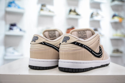 Albino & Preto x Nike Dunk SB Low Pro "Pearl White"