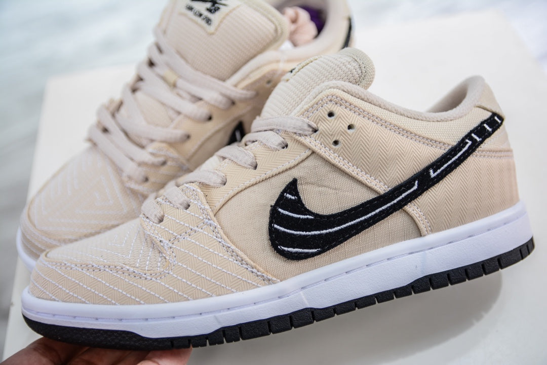 Albino & Preto x Nike Dunk SB Low Pro "Pearl White"