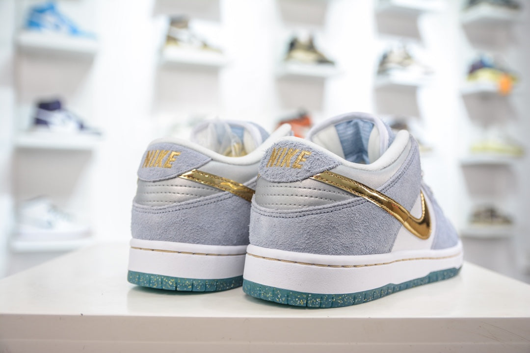 Nike Dunk SB Low SB Pro QS "Holiday Special"