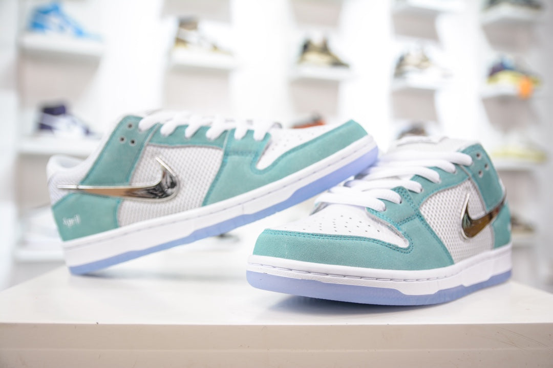 APRIL SKATEBOARDS x Nike SB Dunk Low