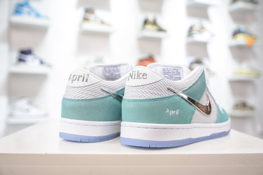 APRIL SKATEBOARDS x Nike SB Dunk Low