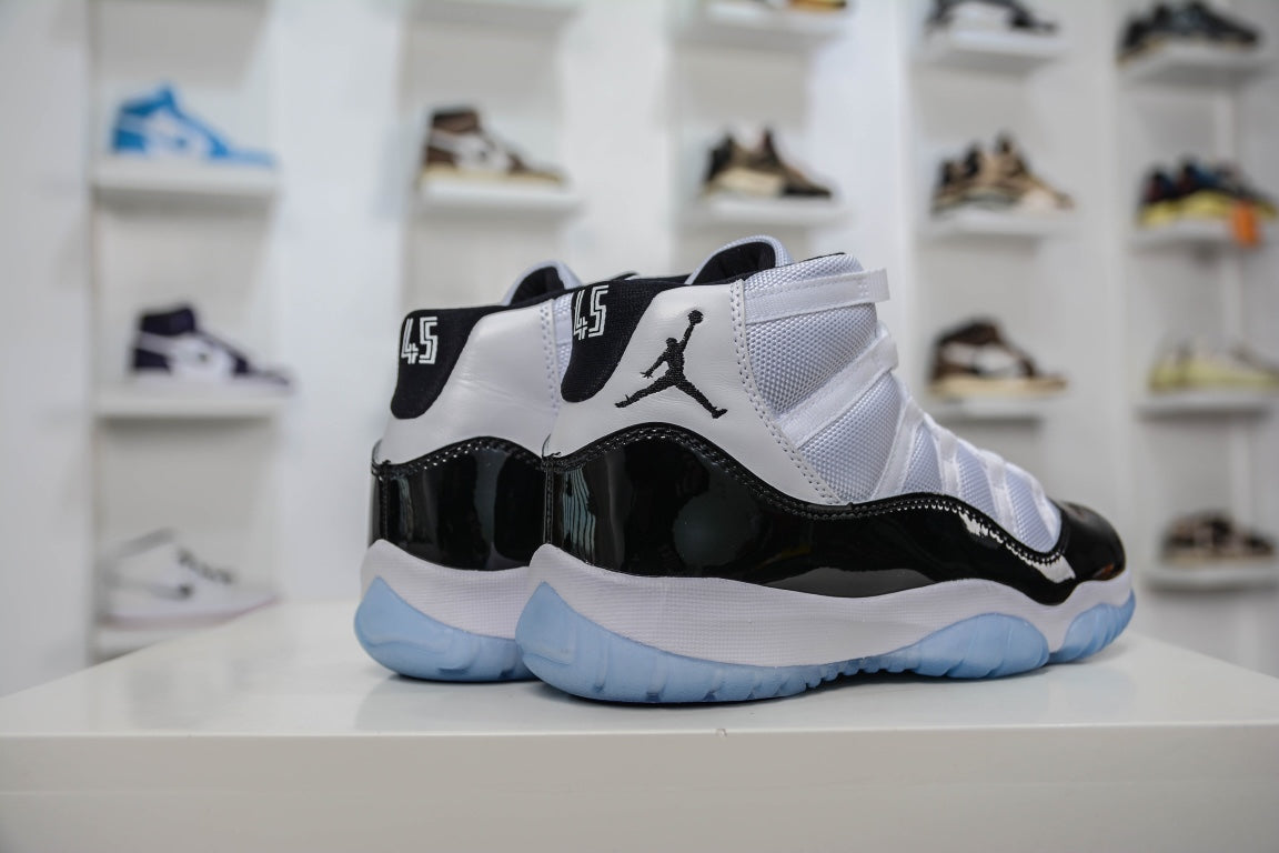 Air Jordan 11 Retro “Concord”