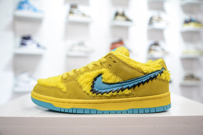 Grateful Dead x Nike Dunk SB Low Pro“opti yellow”