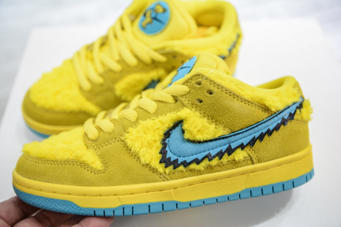 Grateful Dead x Nike Dunk SB Low Pro“opti yellow”