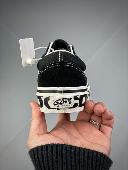 CDG x Vans Vault OG Old Skoll LX