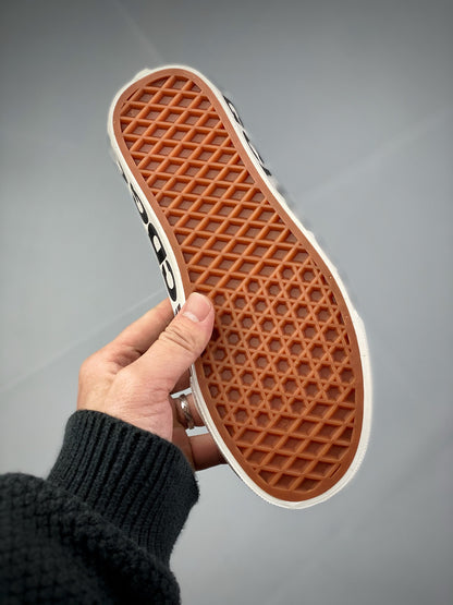 CDG x Vans Vault OG Old Skoll LX