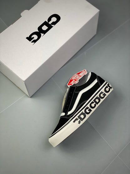 CDG x Vans Vault OG Old Skoll LX